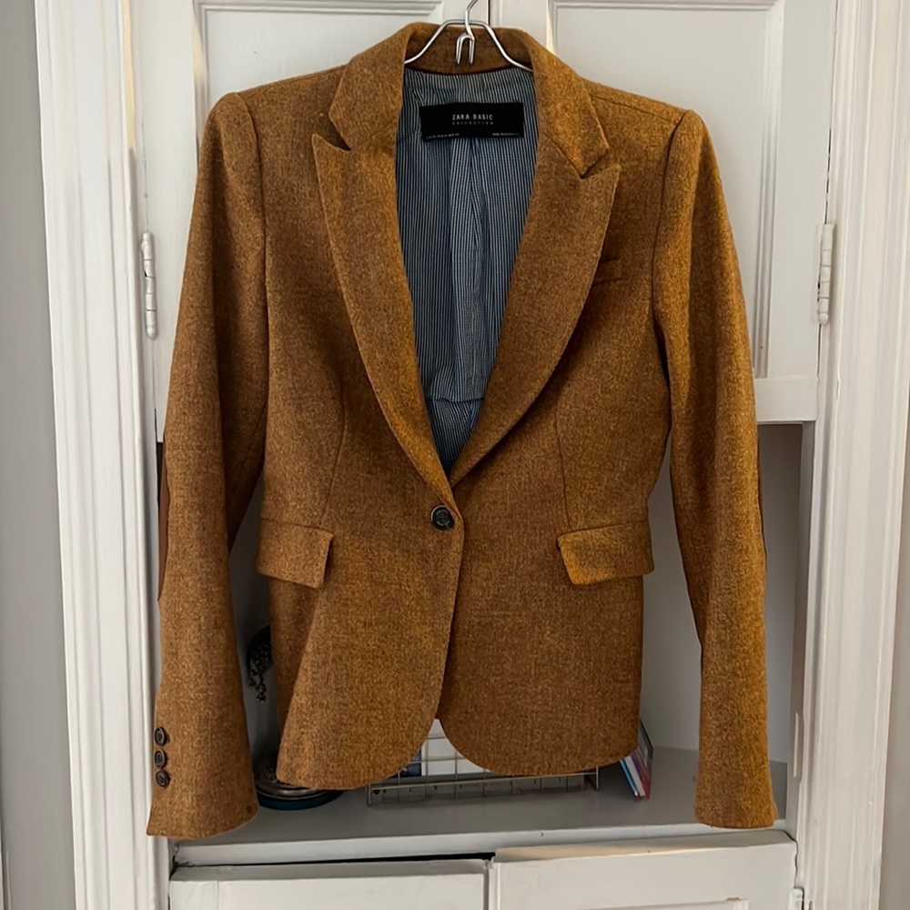 Perfect fall blazer! Zara Shetland wool burnt gold, size XS